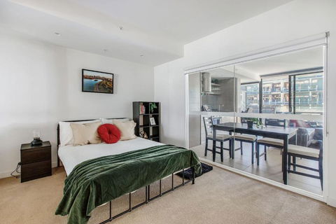 Yarra Mirage - Urban Chic Meets Cosy Retreat - Holiday Sydney 1